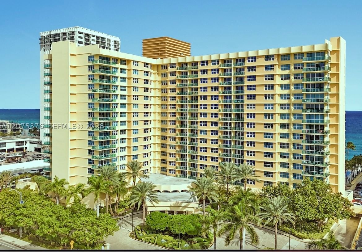 Real estate property located at 2501 Ocean Dr #439, Broward, Wave Condo, Hollywood, FL