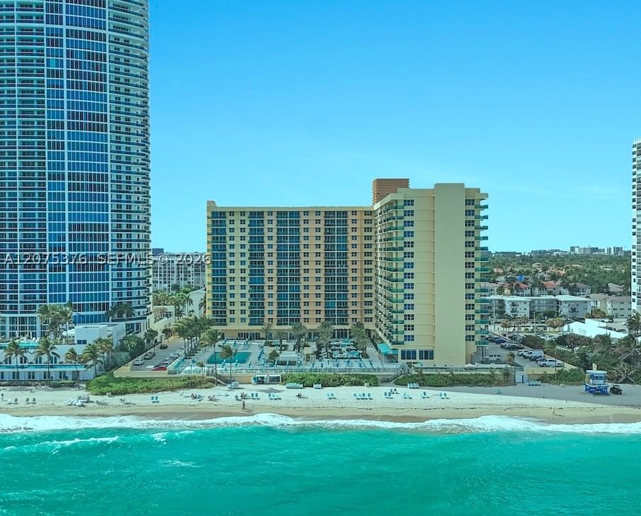 Real estate property located at 2501 Ocean Dr #439, Broward, Wave Condo, Hollywood, FL