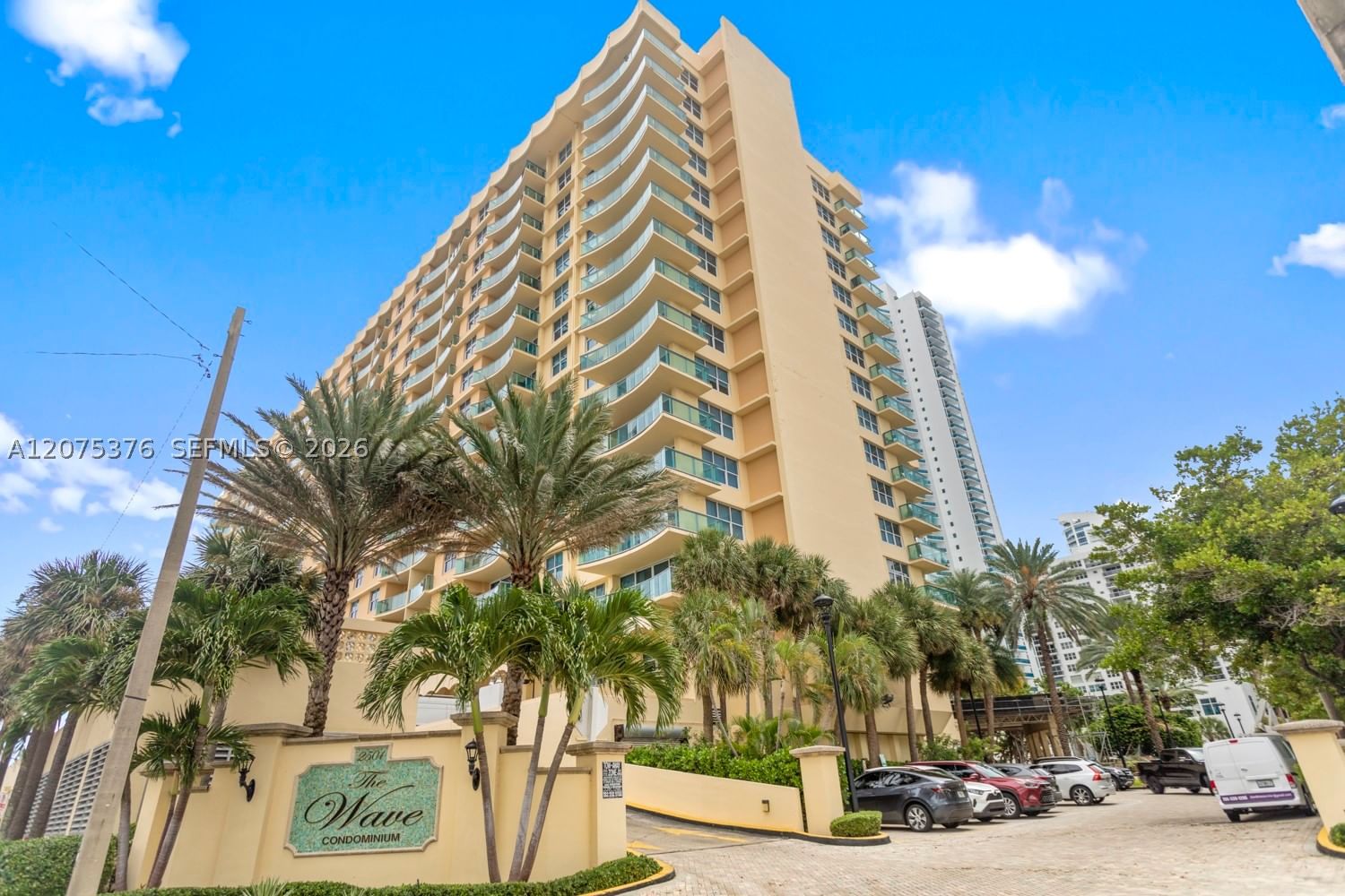 Real estate property located at 2501 Ocean Dr #439, Broward, Wave Condo, Hollywood, FL