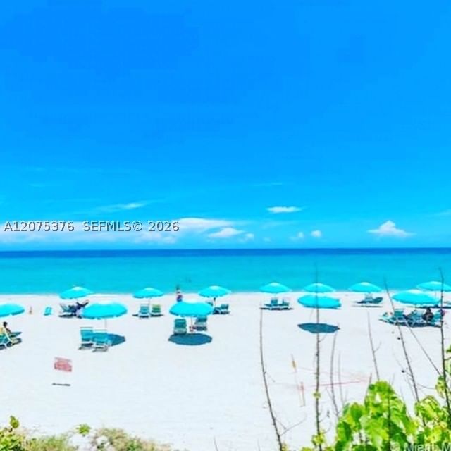 Real estate property located at 2501 Ocean Dr #439, Broward, Wave Condo, Hollywood, FL