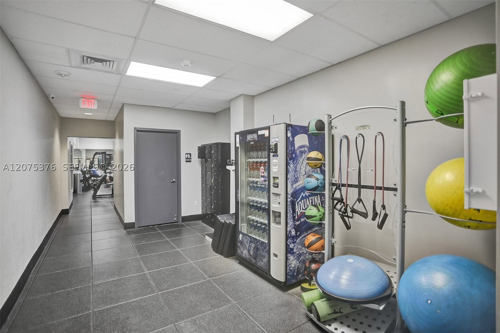 Real estate property located at 2501 Ocean Dr #439, Broward, Wave Condo, Hollywood, FL