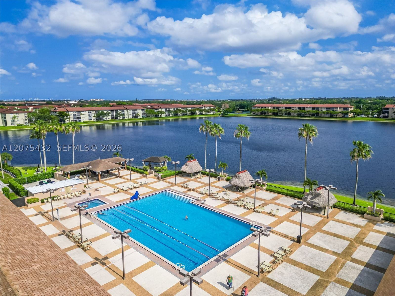 Real estate property located at 300 134th Way #413E, Broward, New Hampton At Century Vi, Pembroke Pines, FL