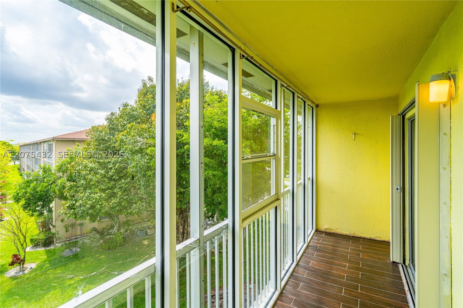 Real estate property located at 300 134th Way #413E, Broward, New Hampton At Century Vi, Pembroke Pines, FL