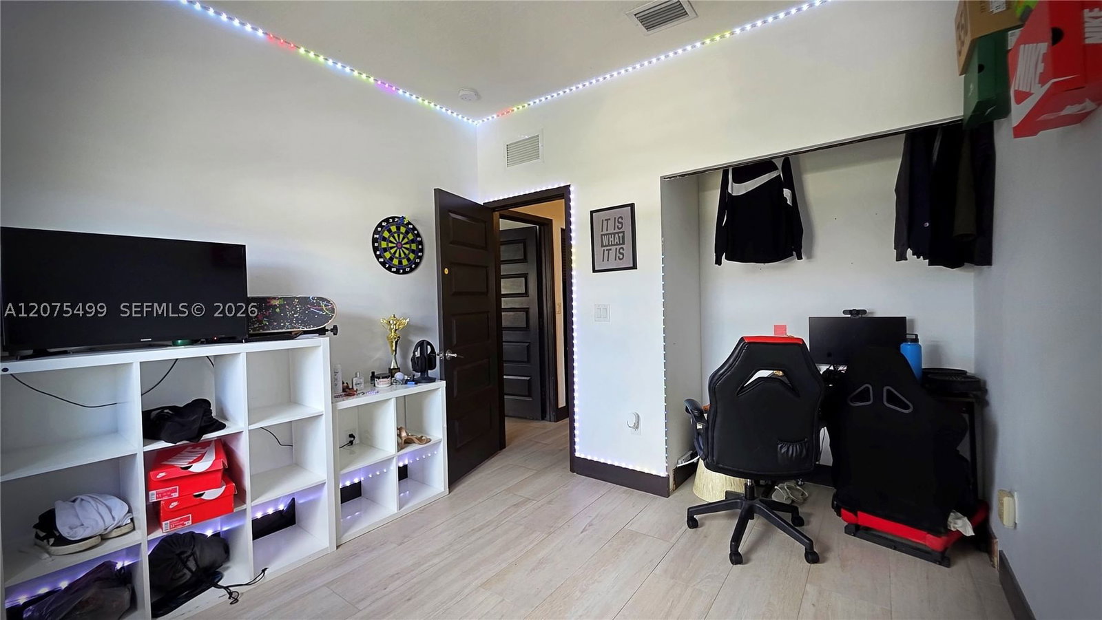 Real estate property located at 16017 91st Ct, Miami-dade, Dunnwoody Lake, Miami Lakes, FL