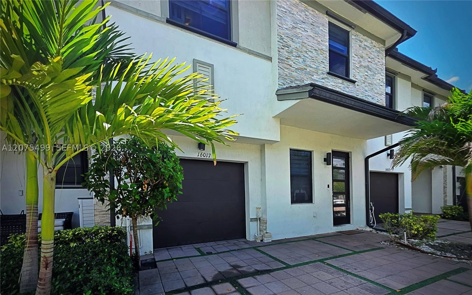 Real estate property located at 16017 91st Ct, Miami-dade, Dunnwoody Lake, Miami Lakes, FL