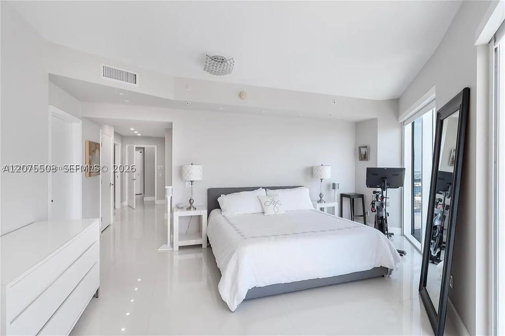 Real estate property located at 60 13th St #5210, Miami-dade, Infinity At Brickell Cond, Miami, FL