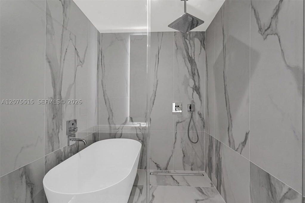 Real estate property located at 1400 Biscayne Blvd #1706, Miami-dade, Casa Bella Residences, Miami, FL