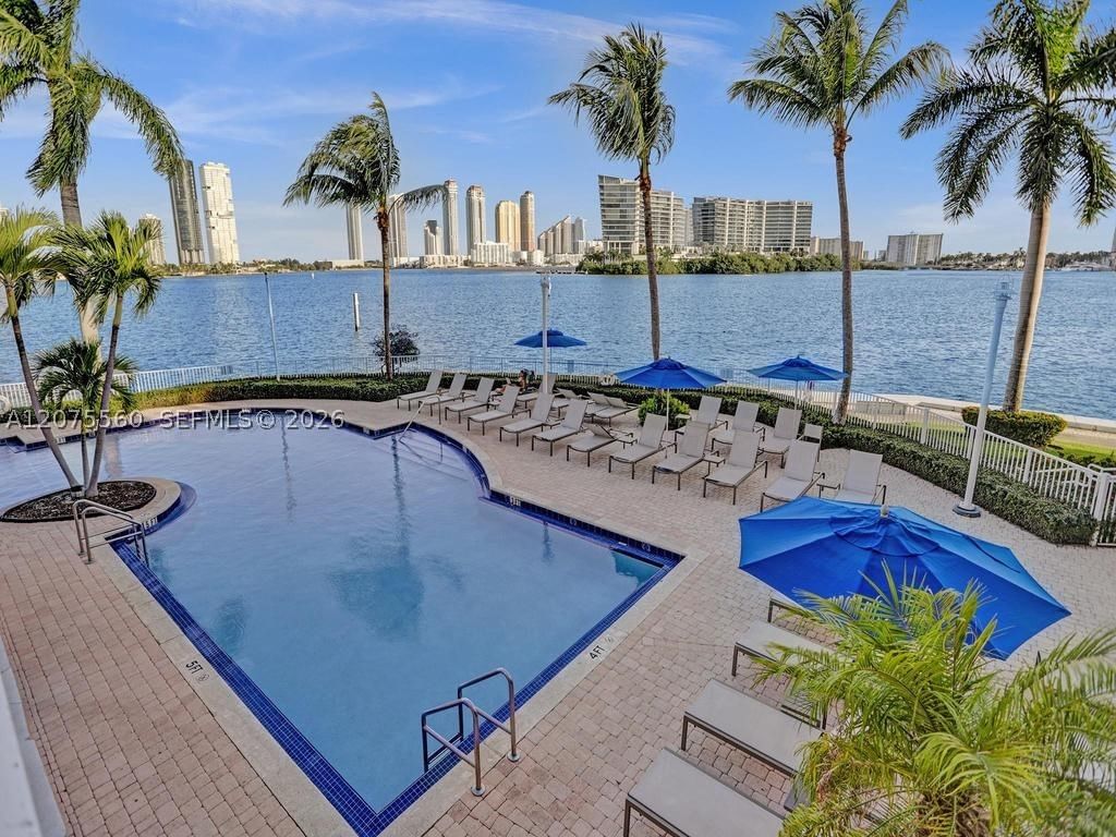Real estate property located at 3370 Hidden Bay Dr #815, Miami-dade, 100 Hidden Bay Condo, Aventura, FL