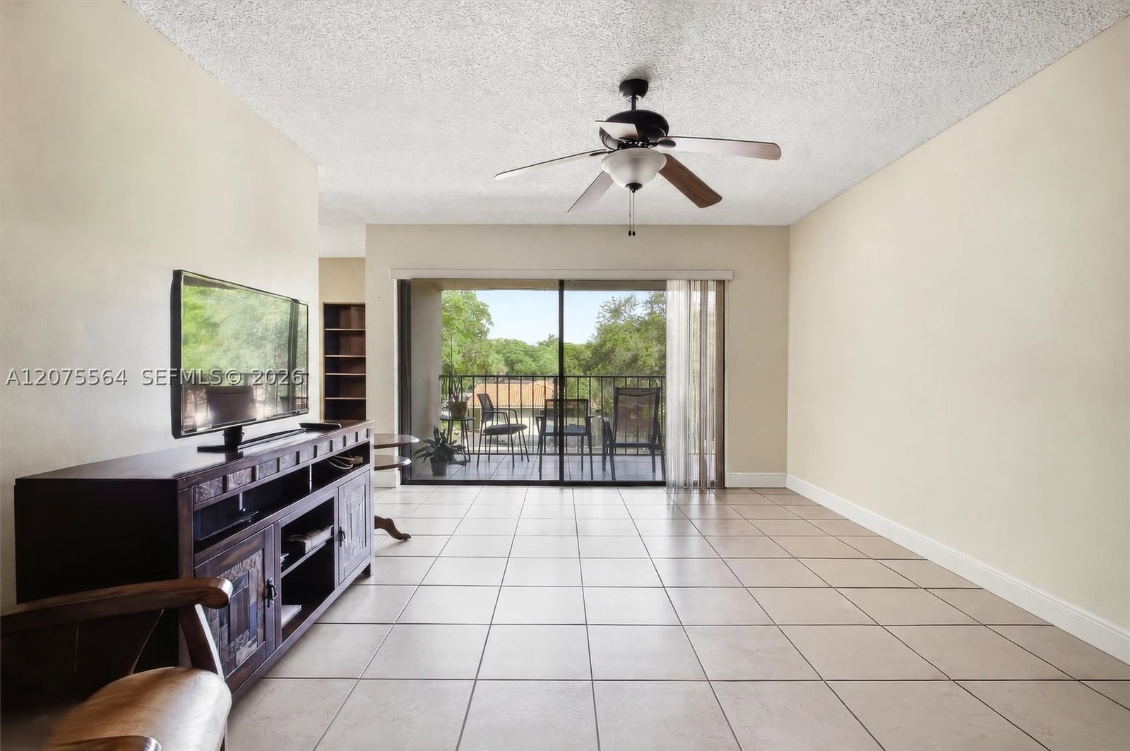 Real estate property located at 6305 Gage Pl #306-A, Miami-dade, Eagle Nest Condo, Miami Lakes, FL