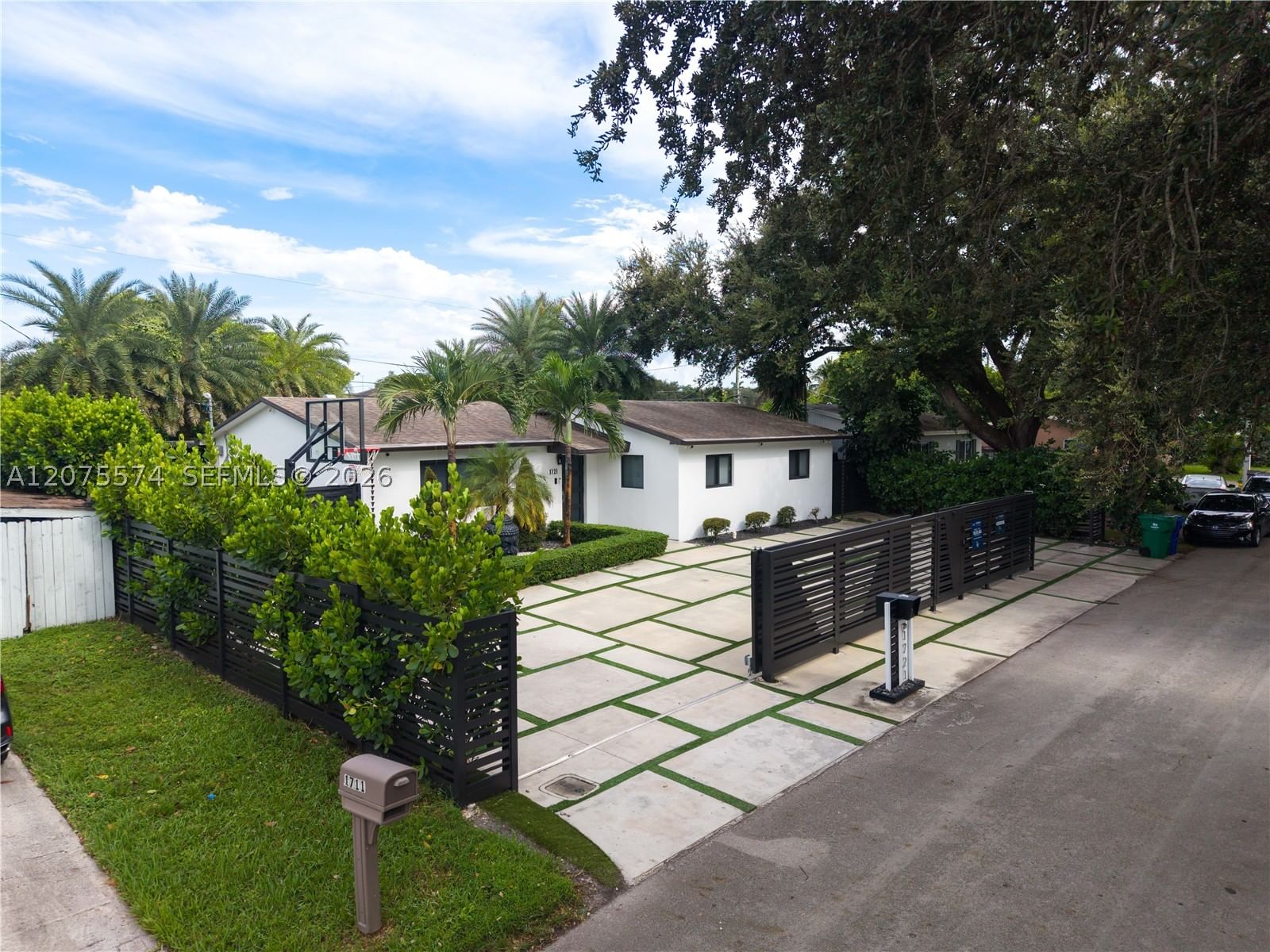 Real estate property located at 1721 96th Ave, Broward, Everglades Sugar & Land C, Miramar, FL