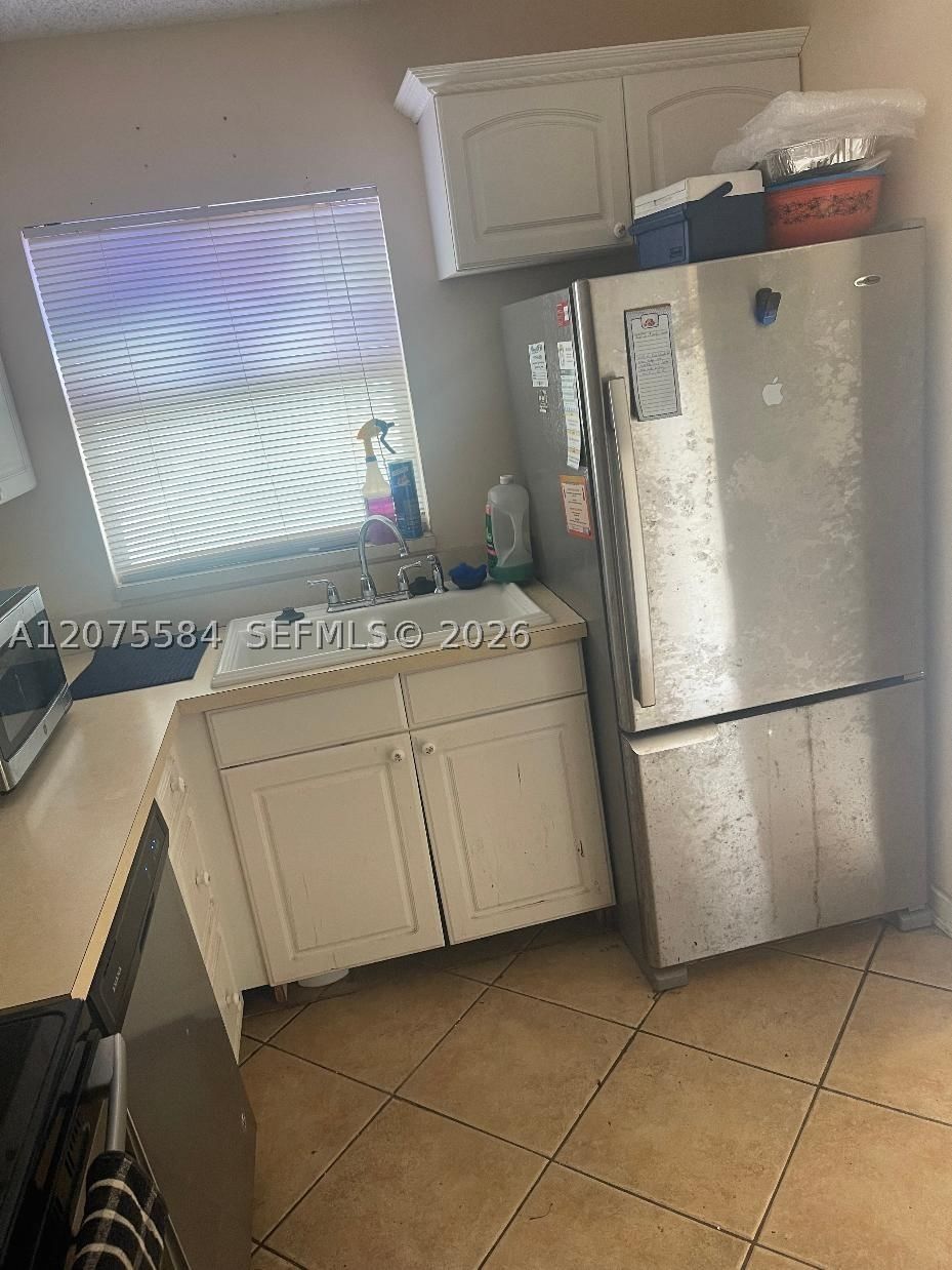 Real estate property located at 9400 Sunrise Lakes Blvd #105, Broward, Sunrise Lakes 117 Condo, Sunrise, FL