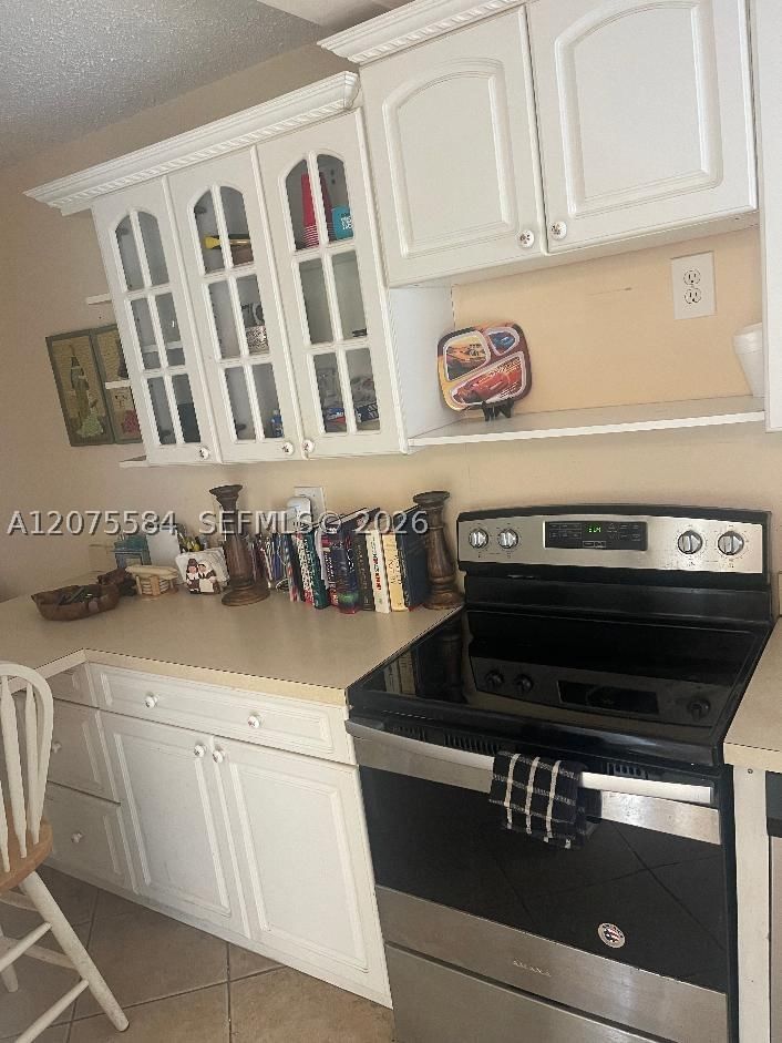 Real estate property located at 9400 Sunrise Lakes Blvd #105, Broward, Sunrise Lakes 117 Condo, Sunrise, FL
