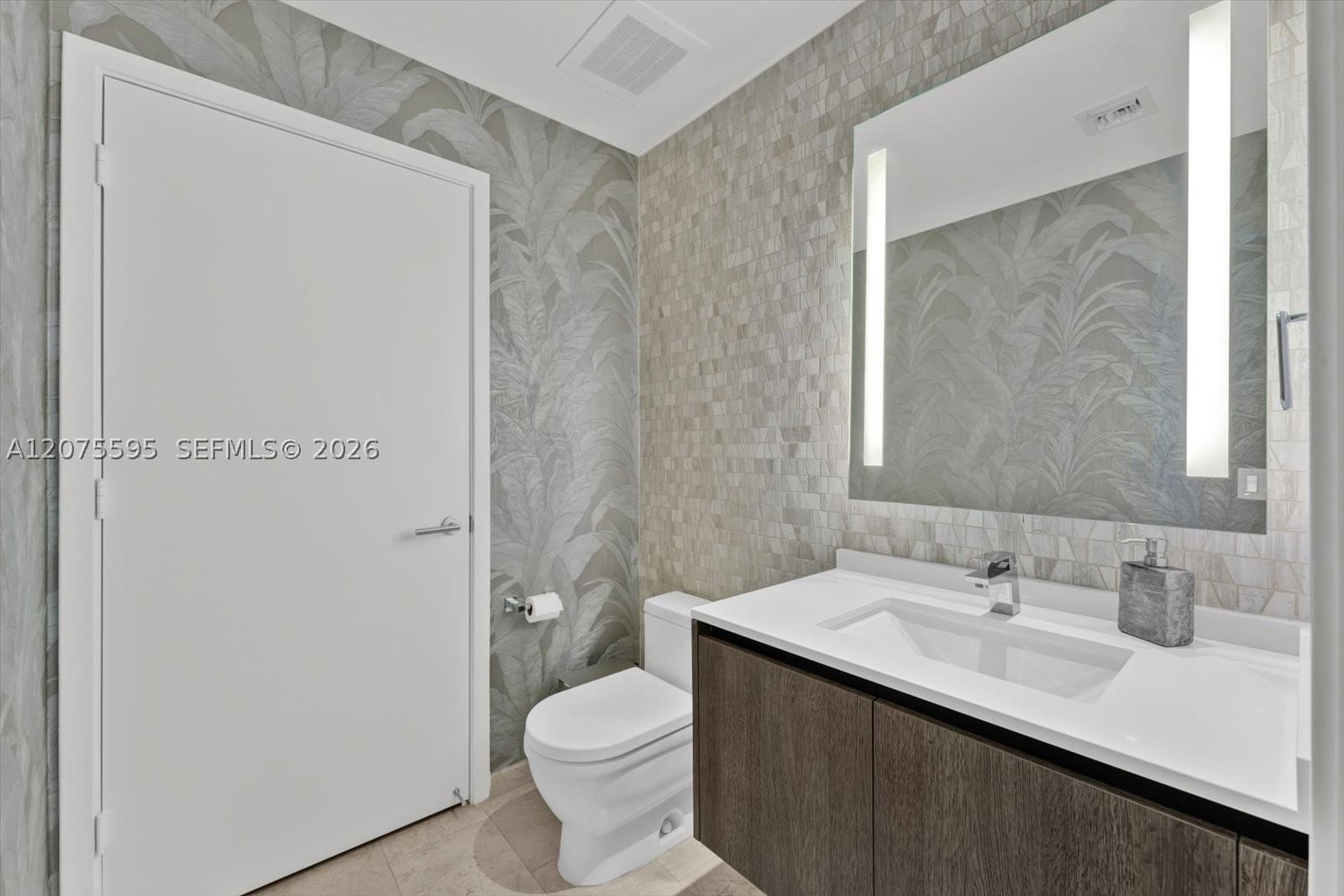 Real estate property located at 88 7th St #2204, Miami-dade, Rise Condo, Miami, FL