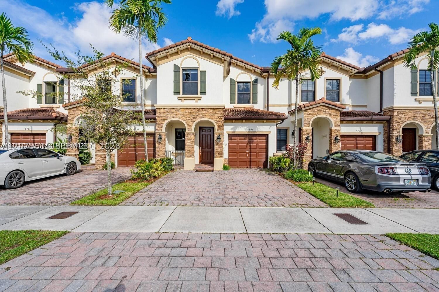 Real estate property located at 8945 98th Ave, Miami-dade, Doral Breeze, Doral, FL