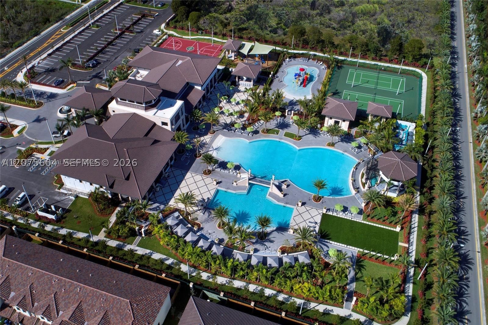 Real estate property located at 8945 98th Ave, Miami-dade, Doral Breeze, Doral, FL
