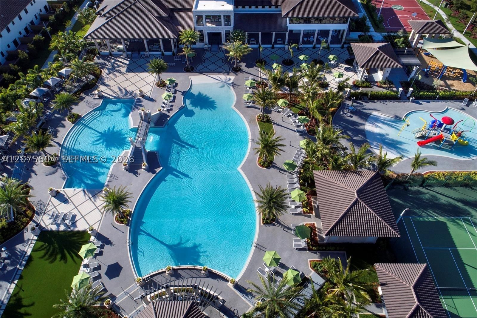Real estate property located at 8945 98th Ave, Miami-dade, Doral Breeze, Doral, FL