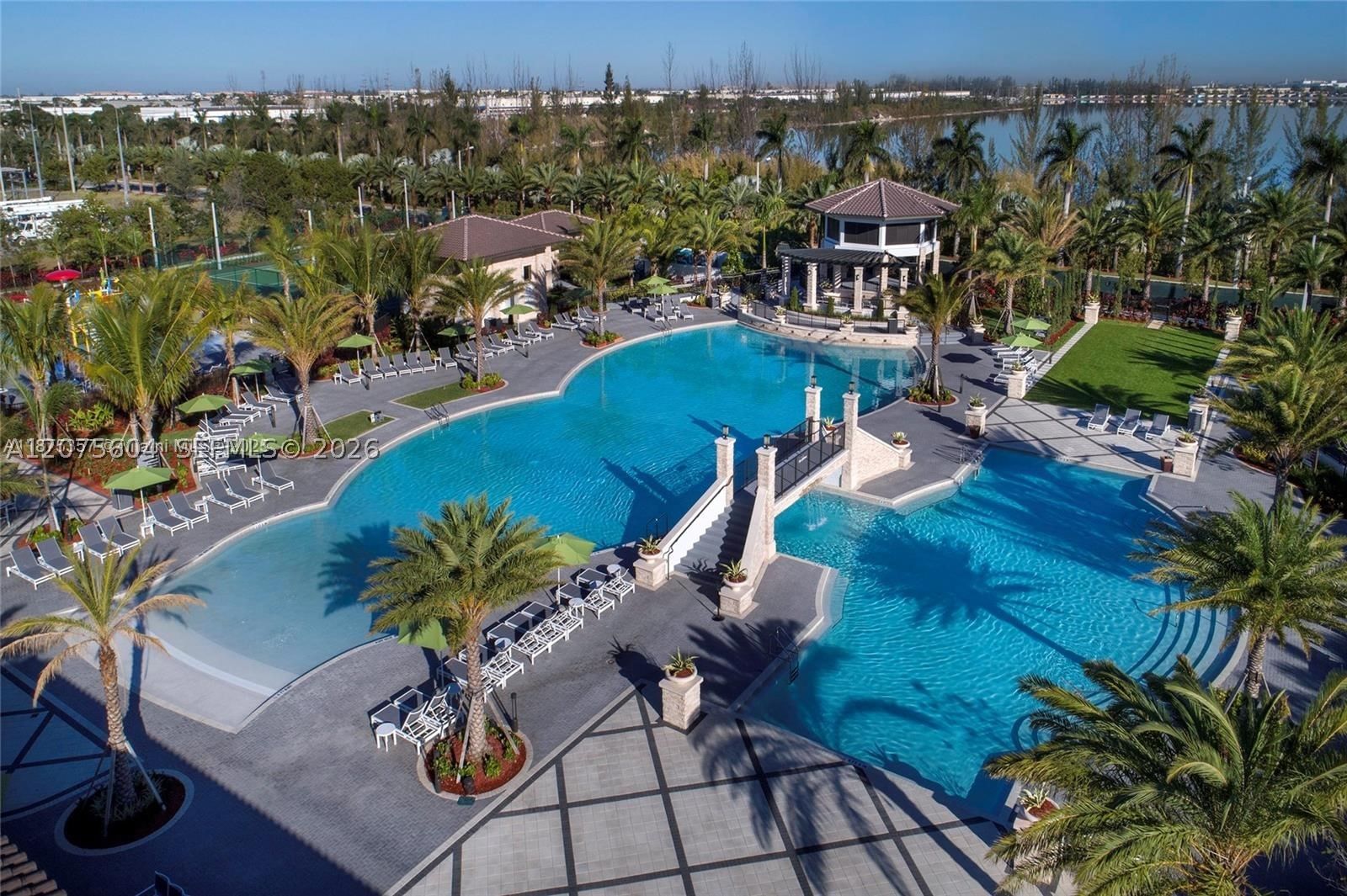 Real estate property located at 8945 98th Ave, Miami-dade, Doral Breeze, Doral, FL