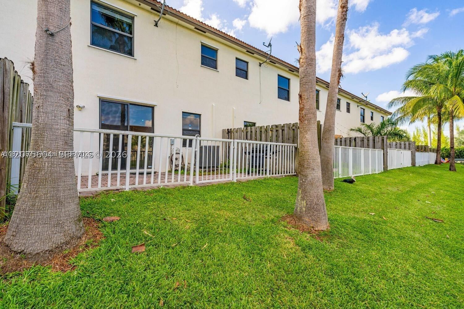 Real estate property located at 8945 98th Ave, Miami-dade, Doral Breeze, Doral, FL