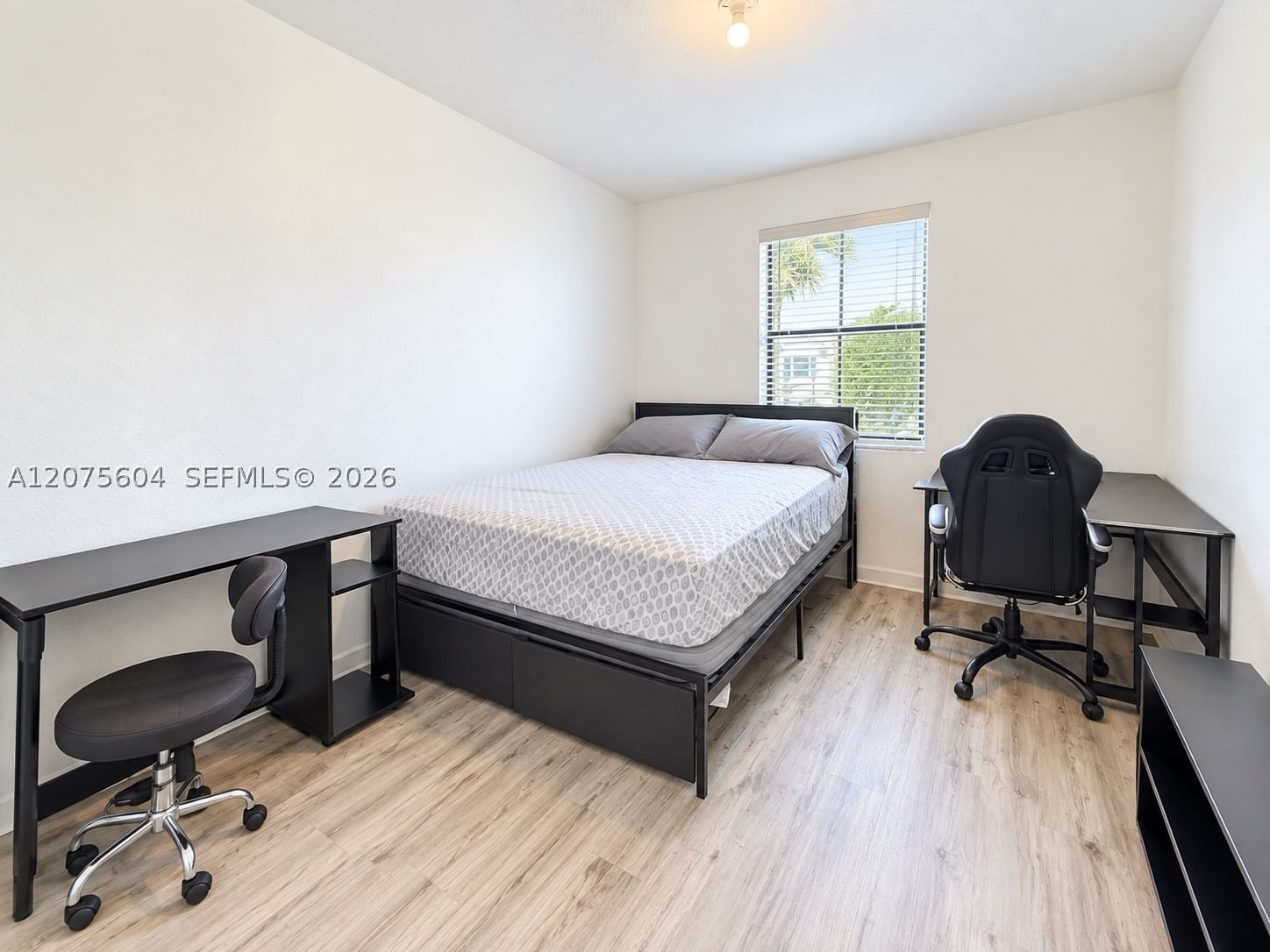Real estate property located at 8945 98th Ave, Miami-dade, Doral Breeze, Doral, FL