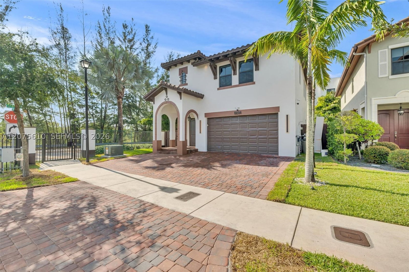 Real estate property located at 10204 86th St, Miami-dade, Grand Bay North, Doral, FL
