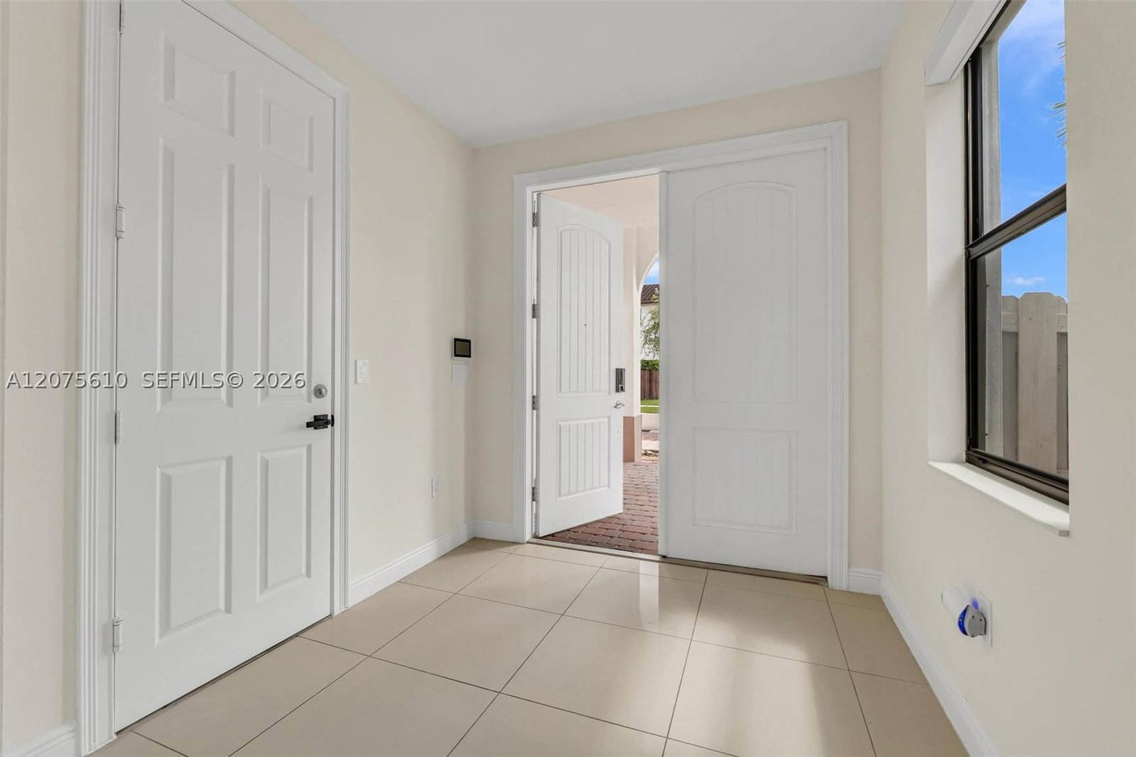 Real estate property located at 10204 86th St, Miami-dade, Grand Bay North, Doral, FL