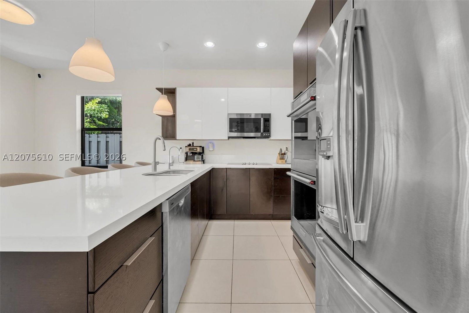 Real estate property located at 10204 86th St, Miami-dade, Grand Bay North, Doral, FL