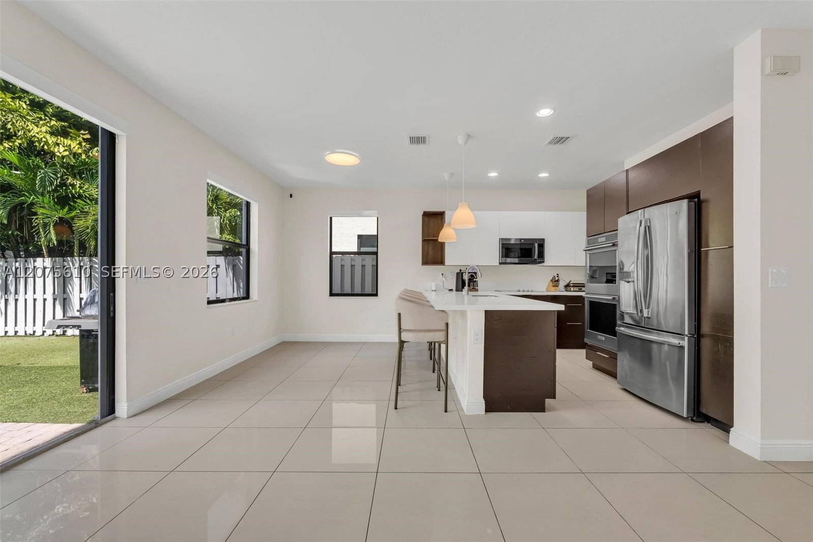 Real estate property located at 10204 86th St, Miami-dade, Grand Bay North, Doral, FL