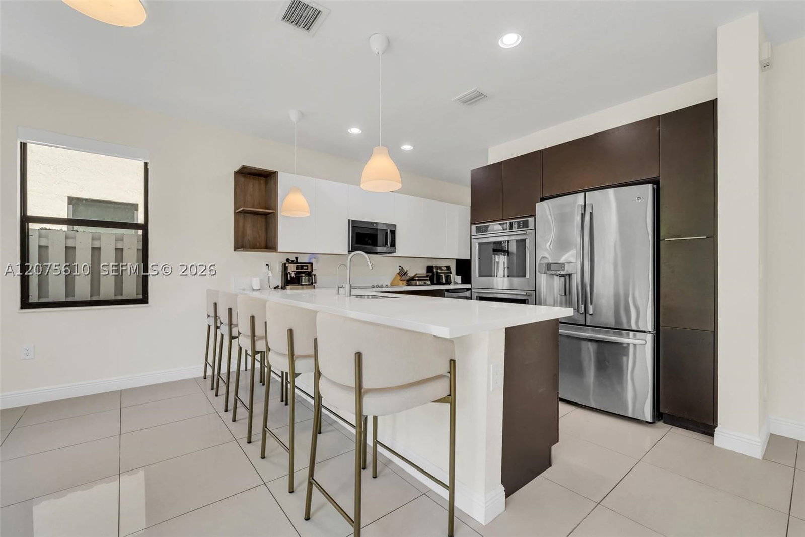 Real estate property located at 10204 86th St, Miami-dade, Grand Bay North, Doral, FL