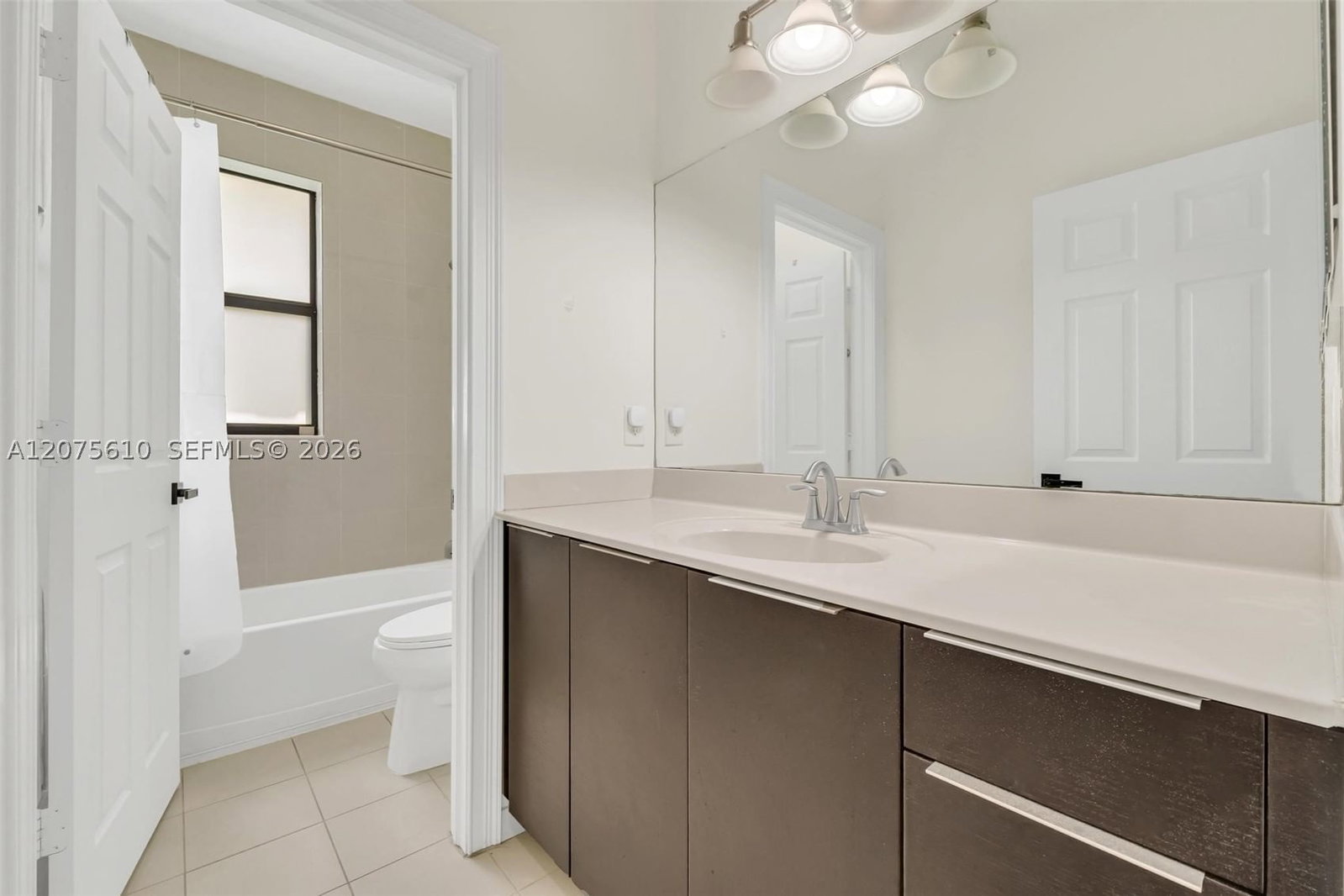Real estate property located at 10204 86th St, Miami-dade, Grand Bay North, Doral, FL