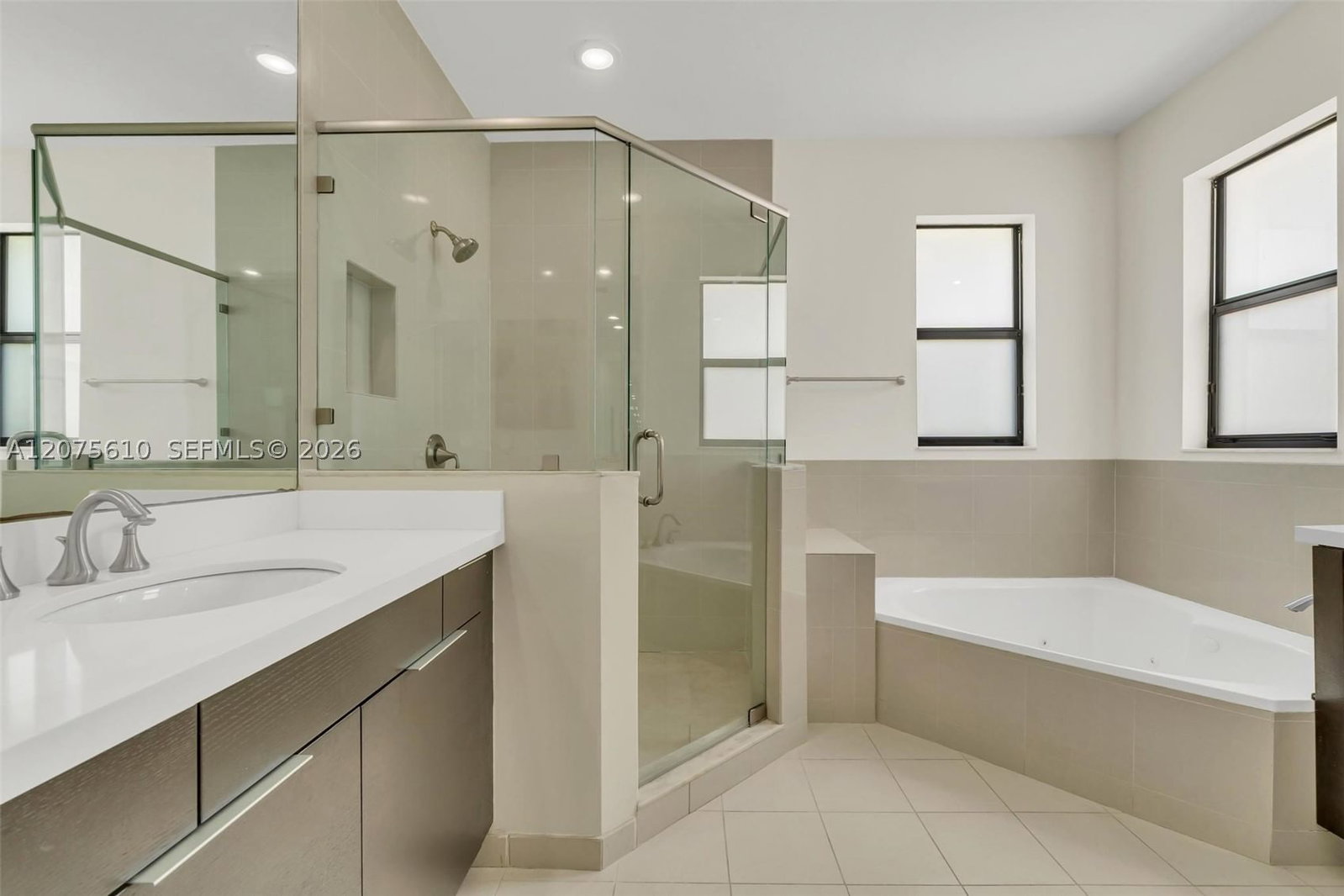 Real estate property located at 10204 86th St, Miami-dade, Grand Bay North, Doral, FL