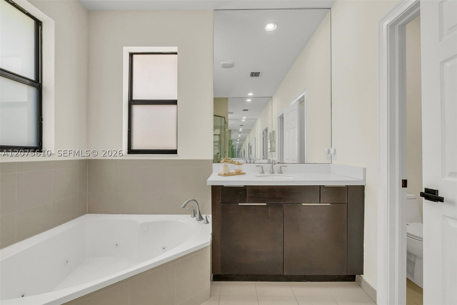Real estate property located at 10204 86th St, Miami-dade, Grand Bay North, Doral, FL