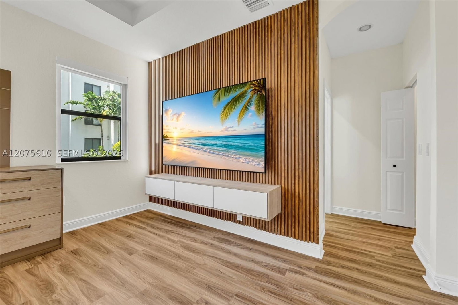 Real estate property located at 10204 86th St, Miami-dade, Grand Bay North, Doral, FL