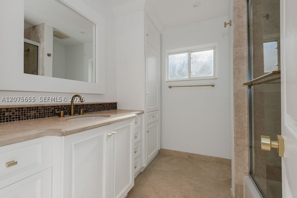 Real estate property located at 6931 Loch Ness Dr, Miami-dade, Miami Lakes Loch Ness Sec, Miami Lakes, FL