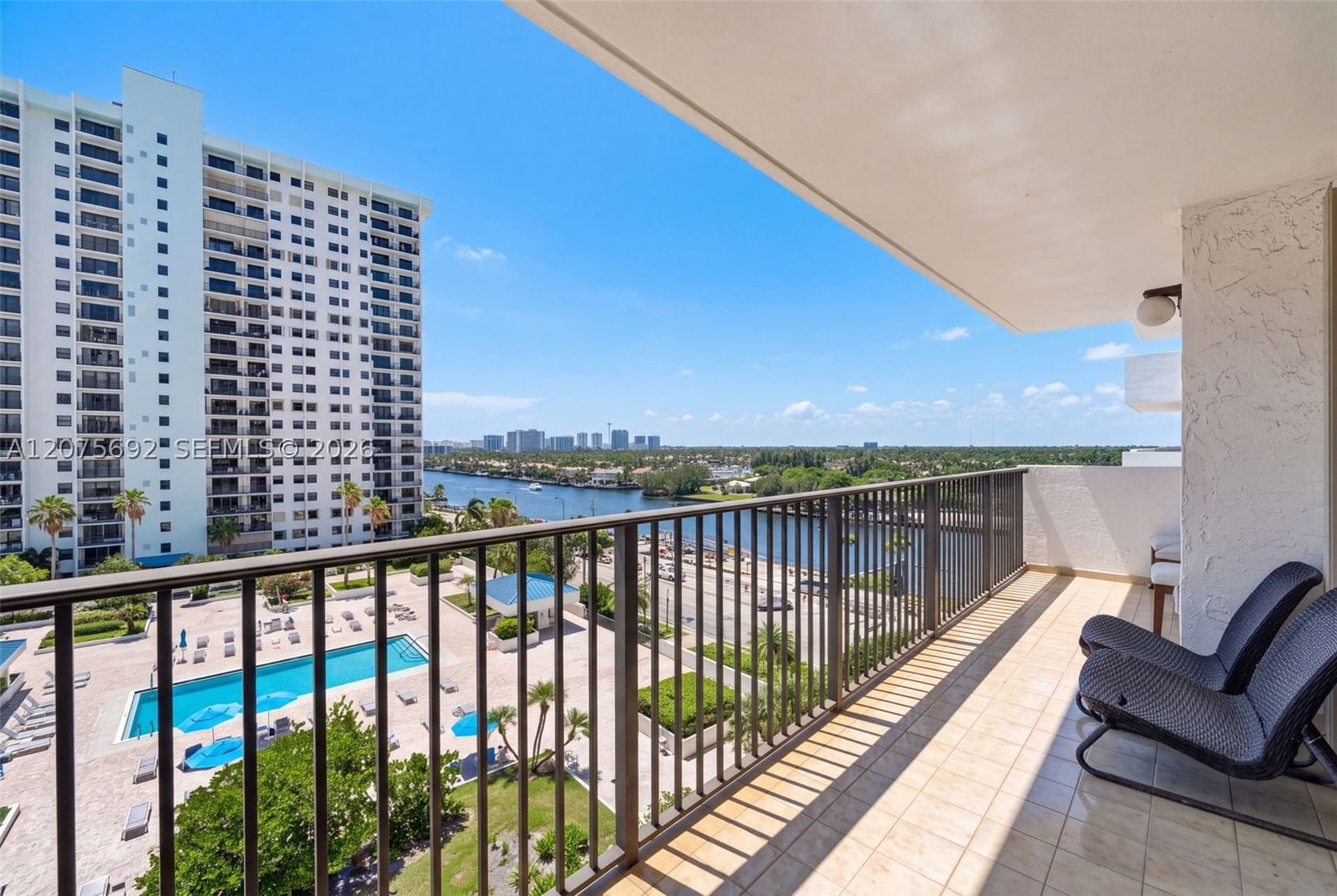 Real estate property located at 1201 Ocean Dr #1009N, Broward, Summit Condo, Hollywood, FL