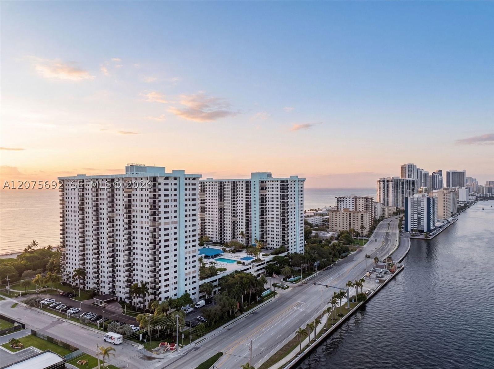 Real estate property located at 1201 Ocean Dr #1009N, Broward, Summit Condo, Hollywood, FL