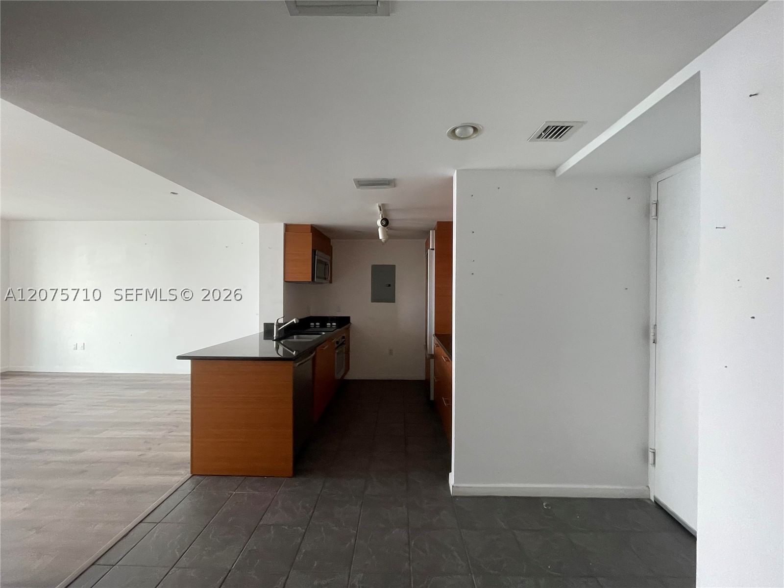 Real estate property located at 50 Biscayne Blvd #4105, Miami-dade, 50 Biscayne Condo, Miami, FL