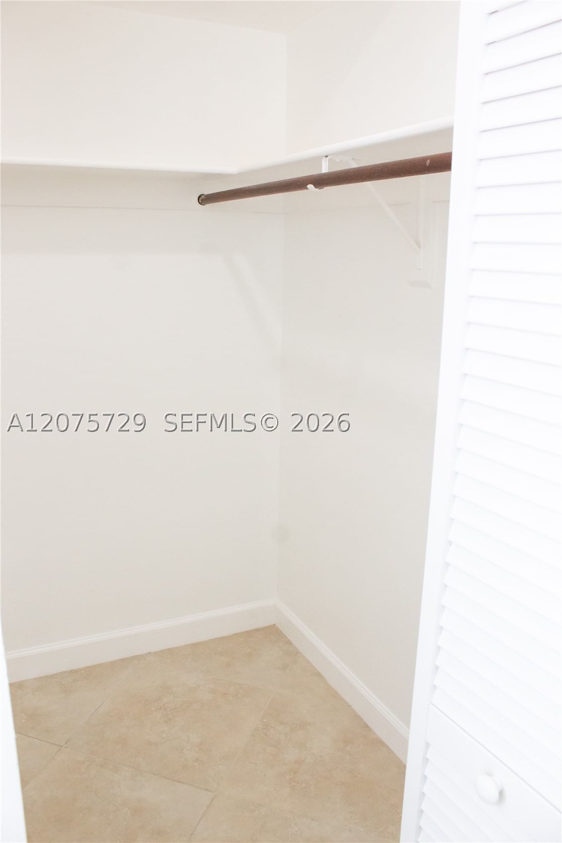 Real estate property located at 7860 Camino Real L-406, Miami-dade, Village Of Kings Creek Co, Miami, FL