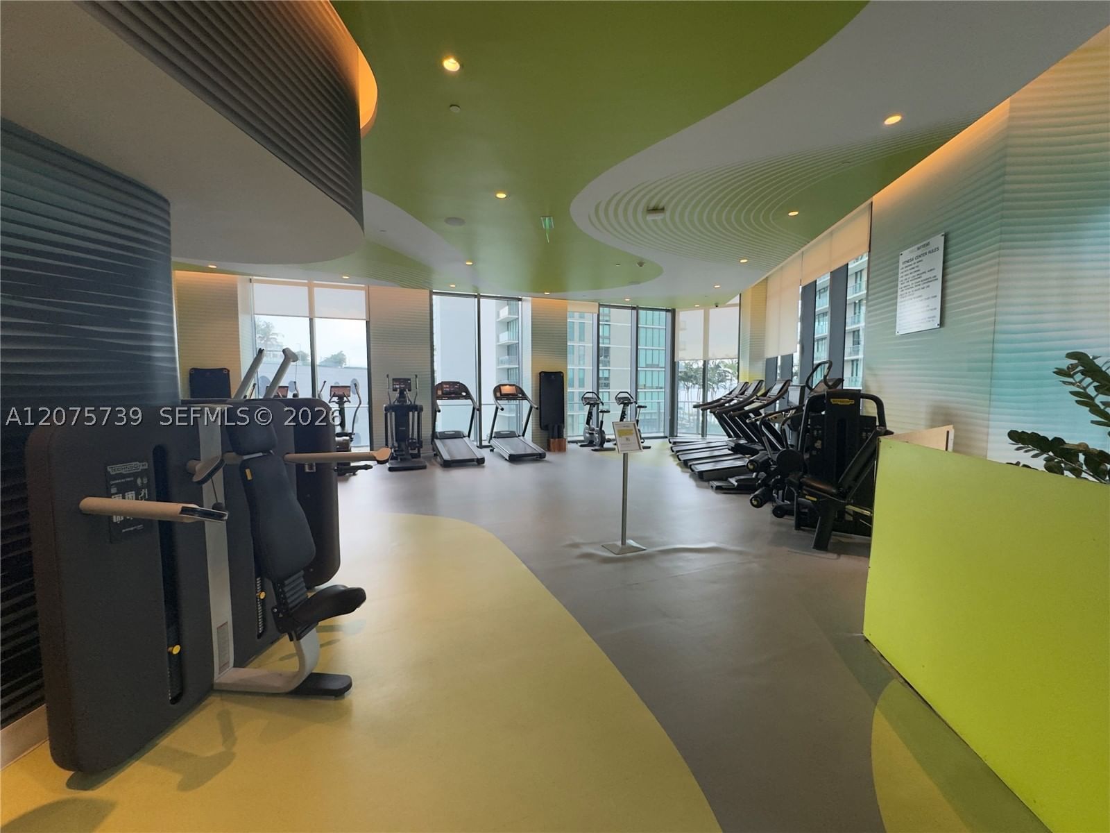 Real estate property located at 501 31st St #903, Miami-dade, Paraiso Bayviews Condo, Miami, FL