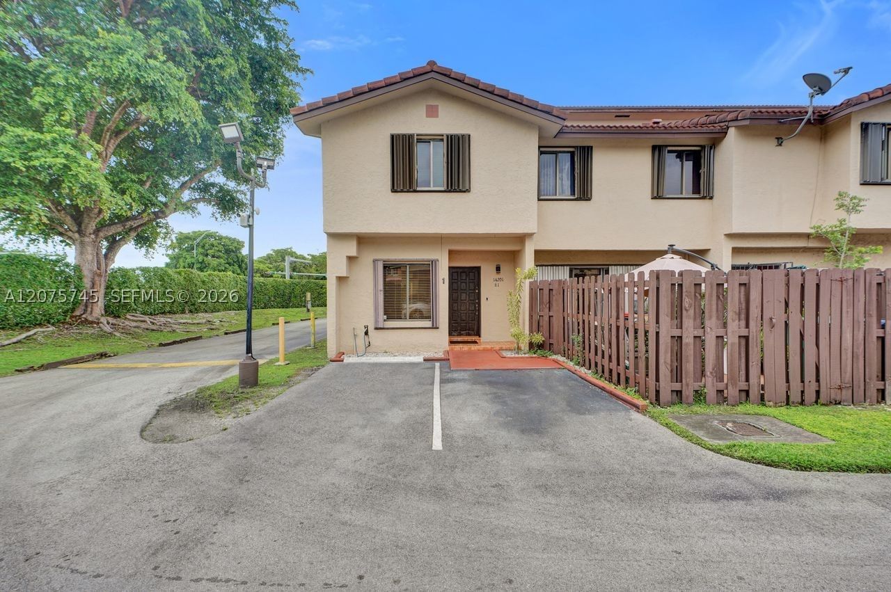 Real estate property located at 14201 57th Ln #1A7, Miami-dade, Golfview Th At Kendale Lk, Miami, FL