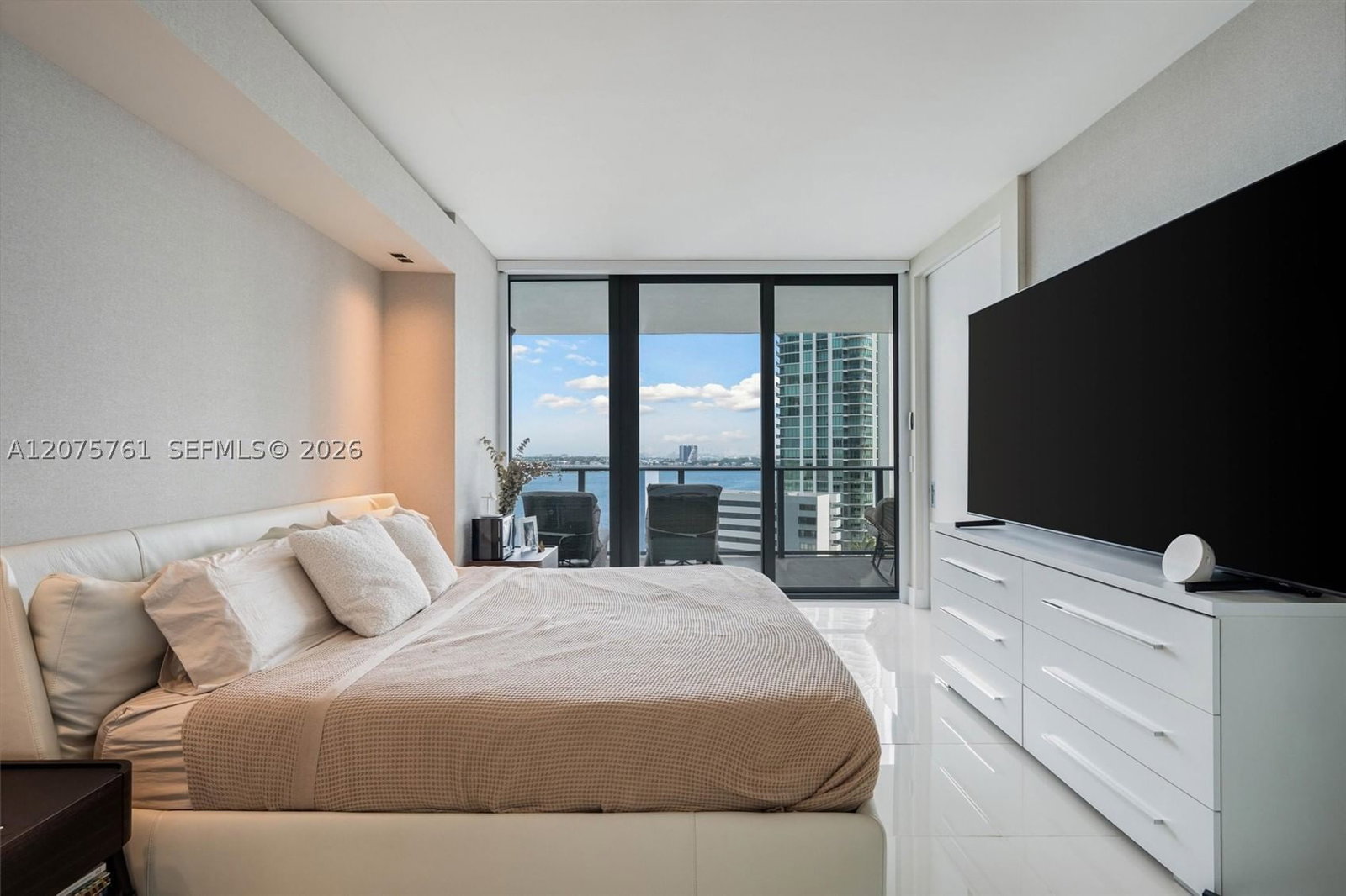 Real estate property located at 650 32nd St #1203, Miami-dade, Paraiso Bay Condo, Miami, FL