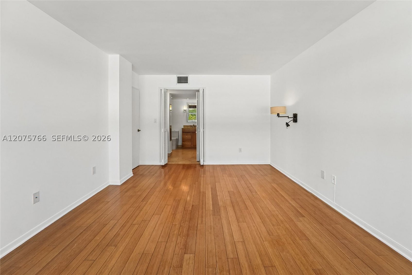 Real estate property located at 1420 Brickell Bay Dr #206D, Miami-dade, Bayshore Place Condo, Miami, FL