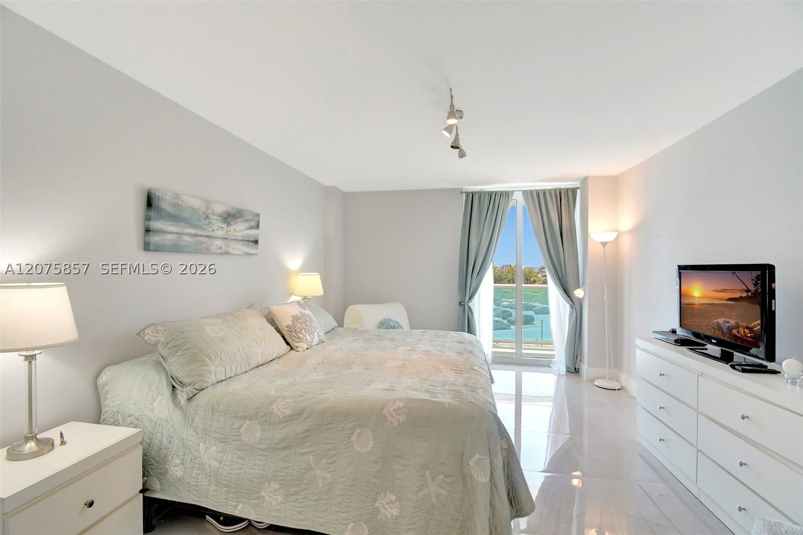 Real estate property located at 100 Bayview Dr #502, Miami-dade, Arlen House East Condo, Sunny Isles Beach, FL