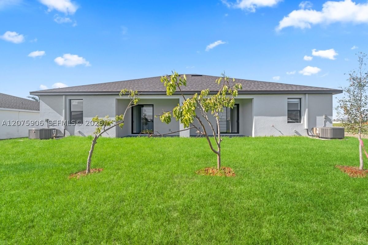Real estate property located at 1336/1338 Diplomat Pkwy E, Lee, Cape Coral, Cape Coral, FL