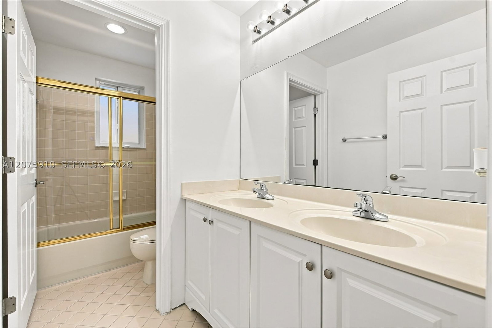 Real estate property located at 445 Conservation Dr, Broward, Sector 2-parcels 12 13 14, Weston, FL
