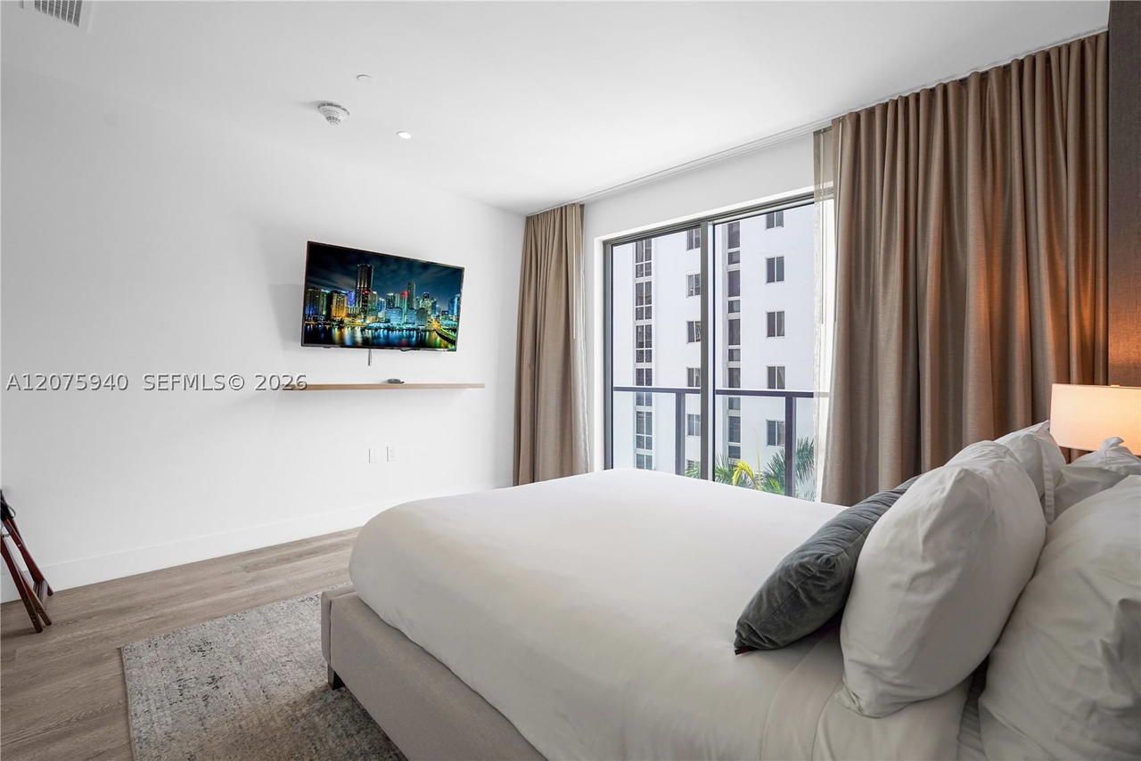 Real estate property located at 229 9th St #404, Miami-dade, Smart Brickell, Miami, FL