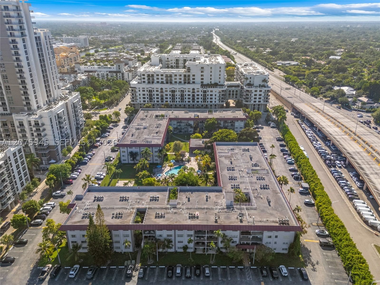 Real estate property located at 8101 72nd Ave #123W, Miami-dade, Granda Dadeland Condo, Miami, FL