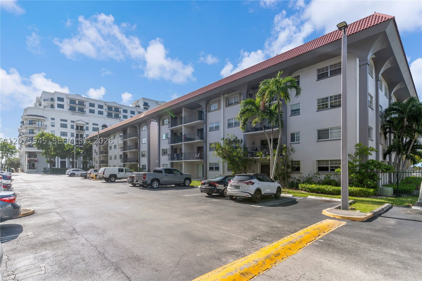 Real estate property located at 8101 72nd Ave #123W, Miami-dade, Granda Dadeland Condo, Miami, FL