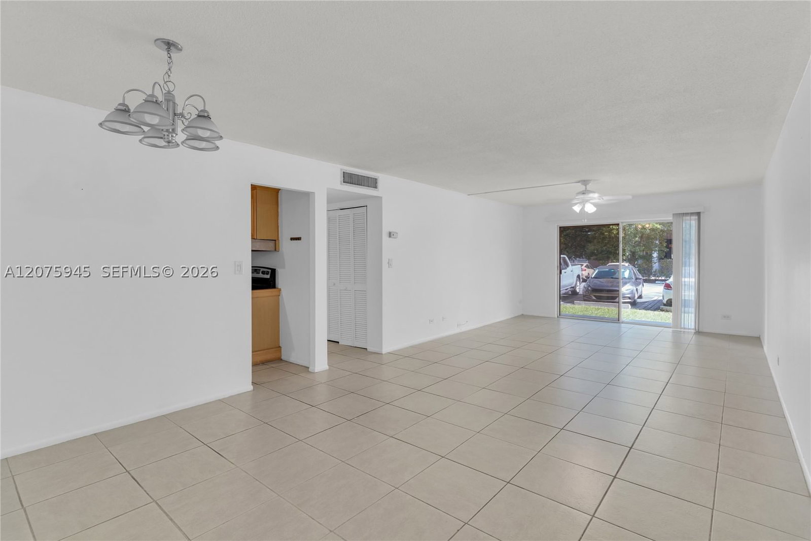 Real estate property located at 8101 72nd Ave #123W, Miami-dade, Granda Dadeland Condo, Miami, FL