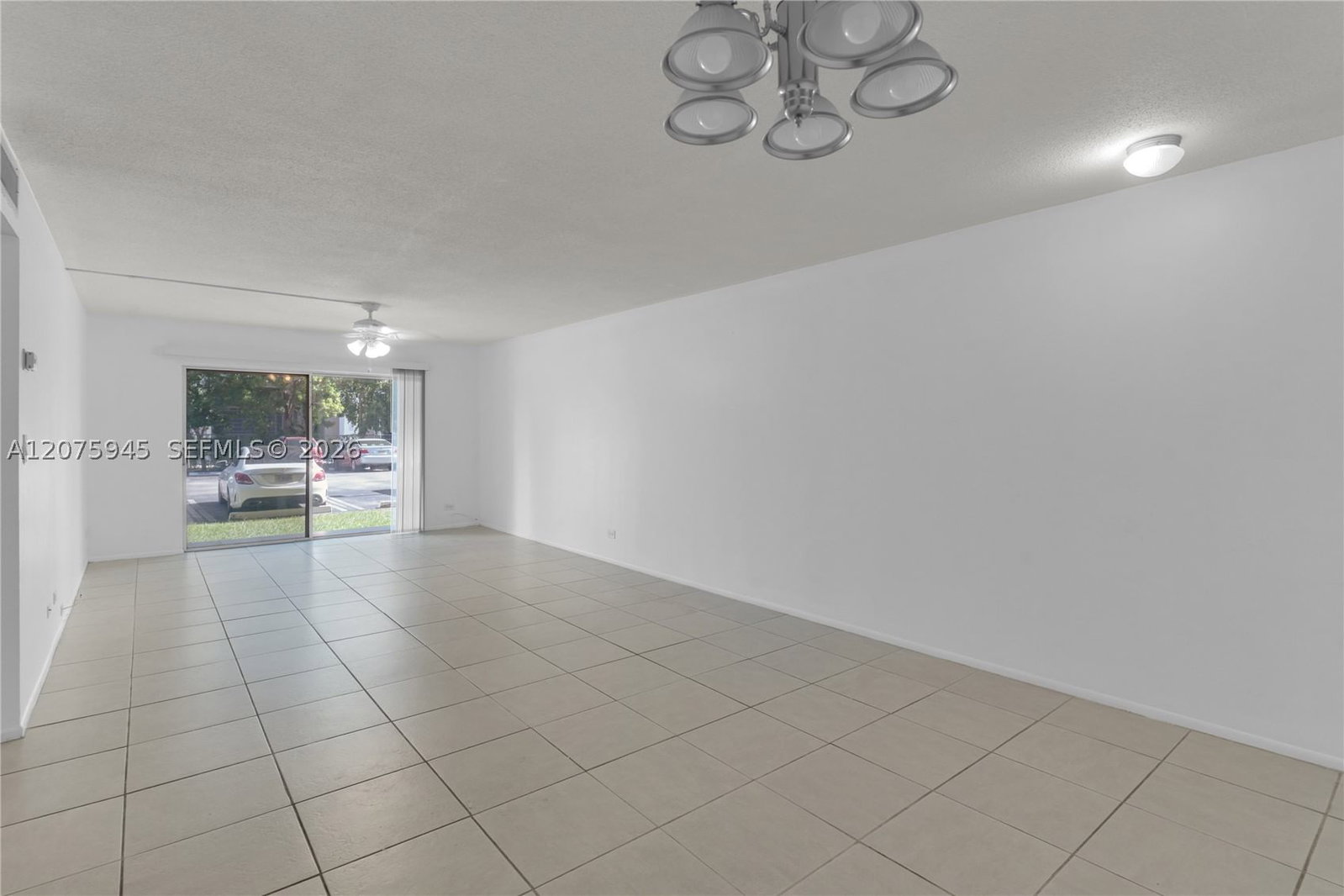 Real estate property located at 8101 72nd Ave #123W, Miami-dade, Granda Dadeland Condo, Miami, FL