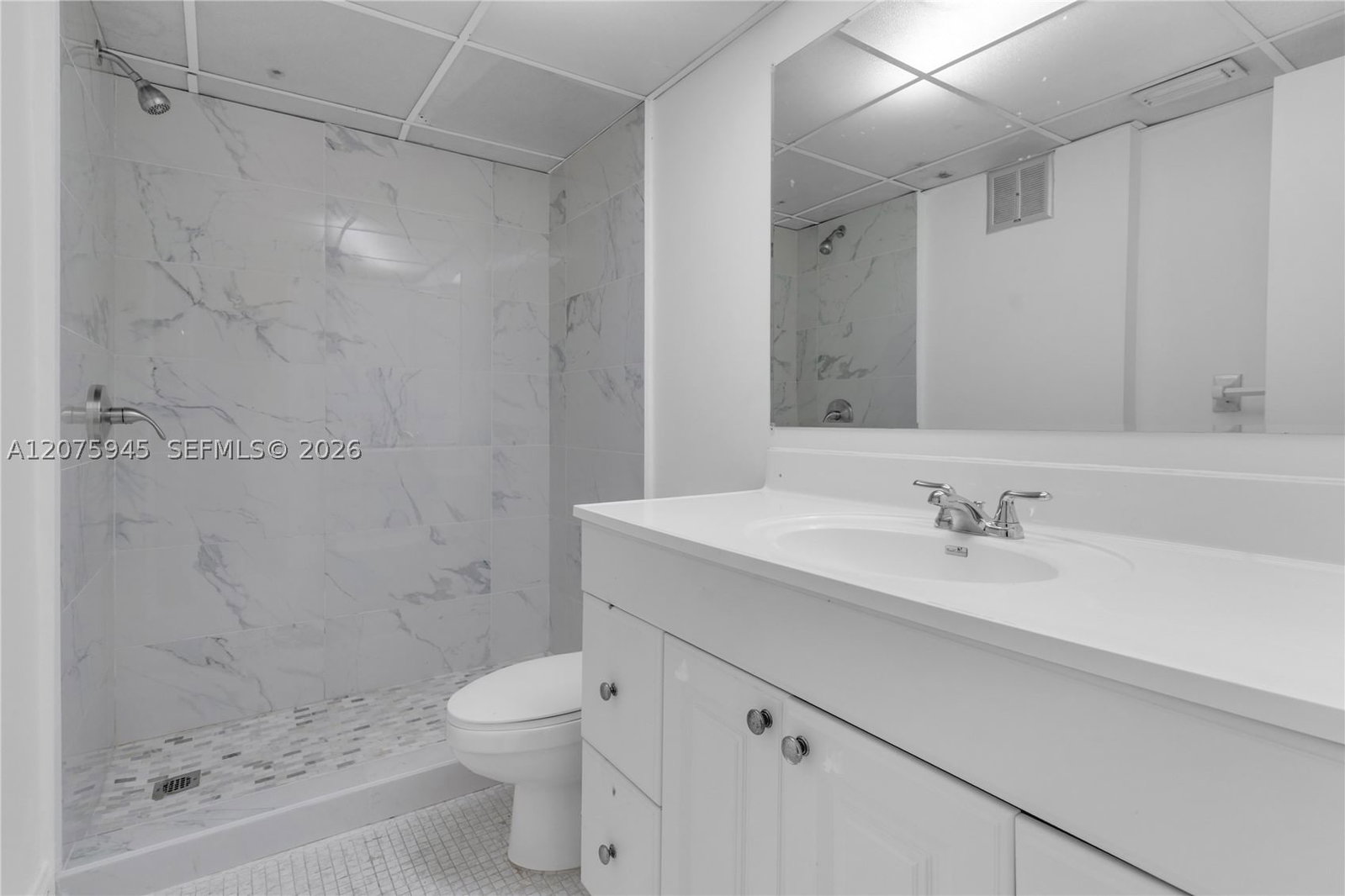 Real estate property located at 8101 72nd Ave #123W, Miami-dade, Granda Dadeland Condo, Miami, FL
